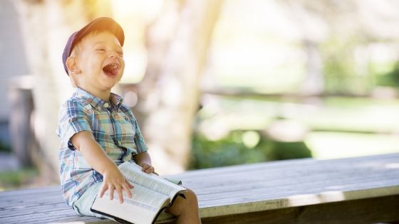 子供の身の回りに本を置いておく